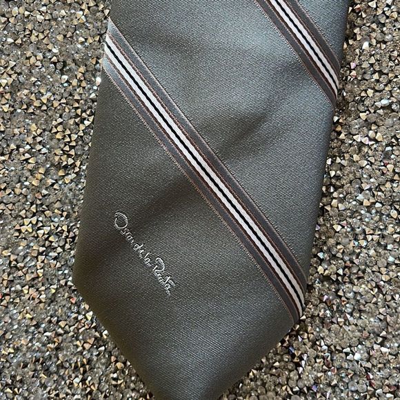 MENS OSCAR de la RENTA TIE GRAY WHITE TAN STRIPED - Picture 2 of 4